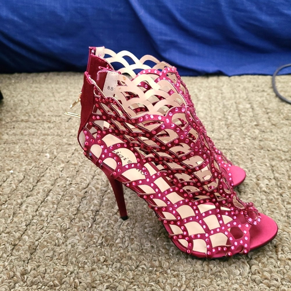 Zigi soho  red peep-toe heels